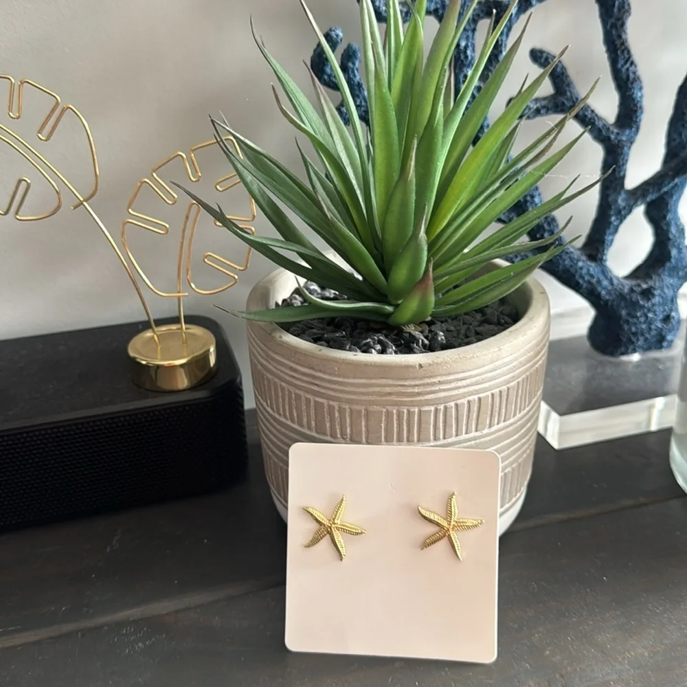 Gold Starfish Stud Earrings Summer Vacation Tropical Boho Women’s Jewelry